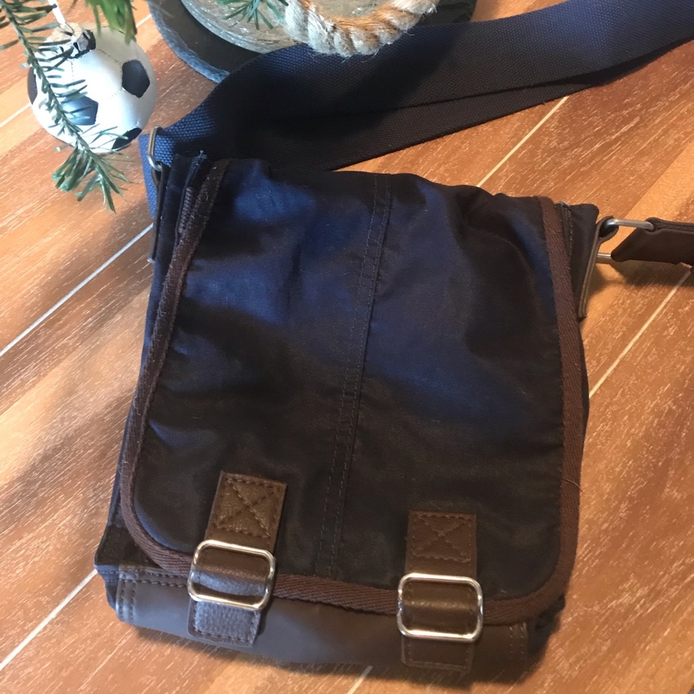 Tommy Hilfiger Cross Body Shoulder